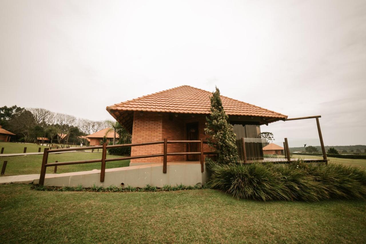 Vira Charme Resort Fernandes Pinheiro Exteriör bild