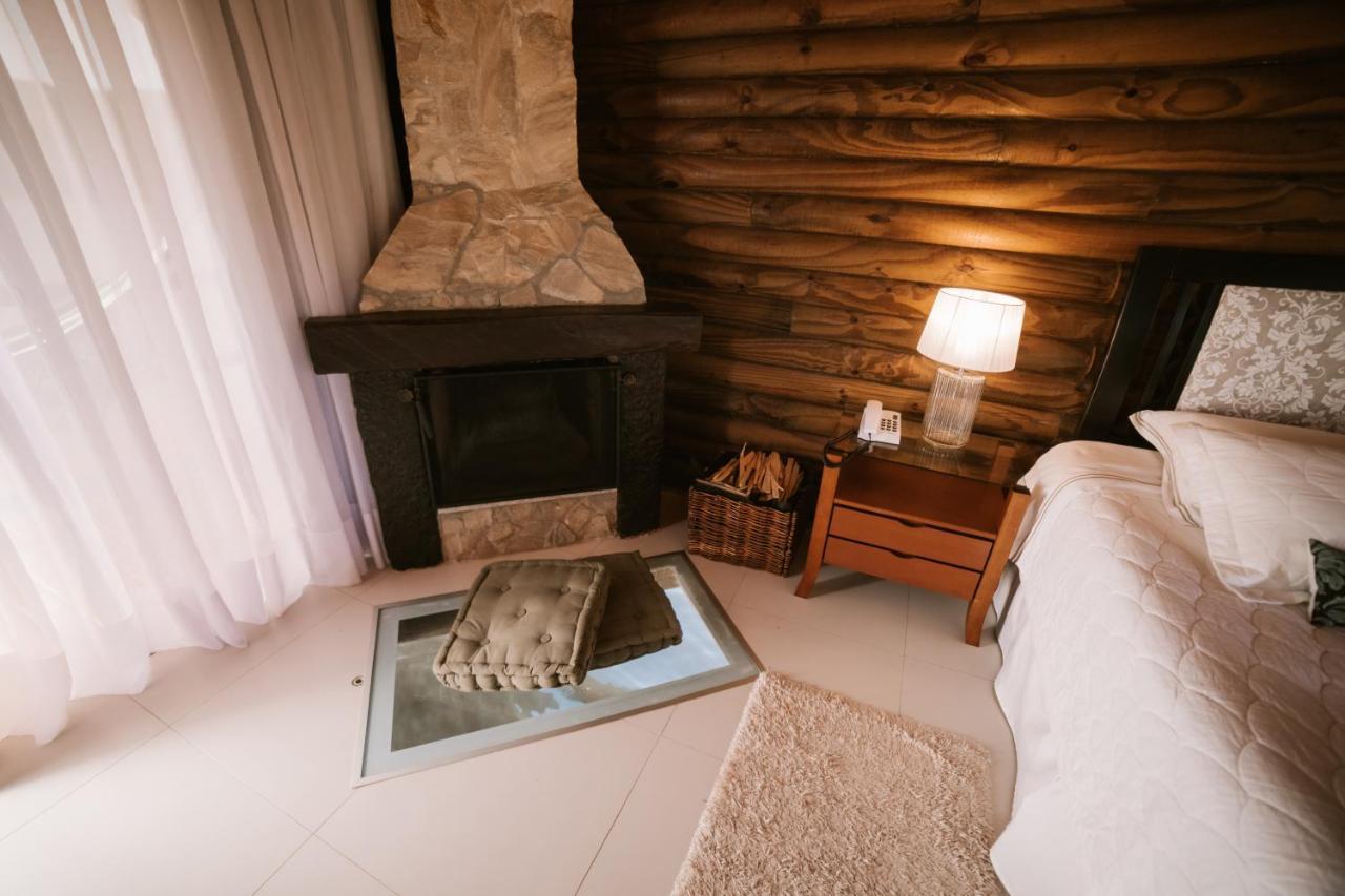 Vira Charme Resort Fernandes Pinheiro Exteriör bild