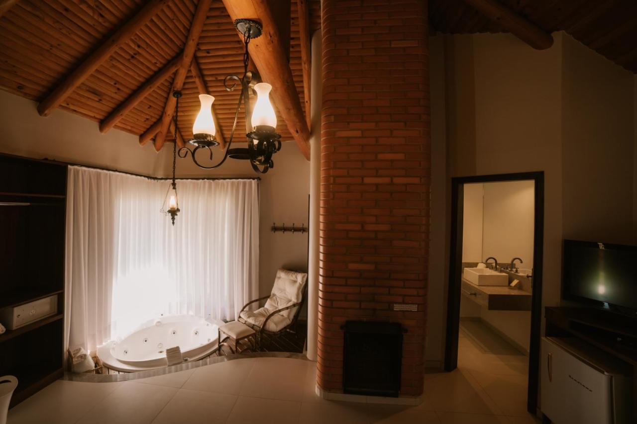 Vira Charme Resort Fernandes Pinheiro Exteriör bild