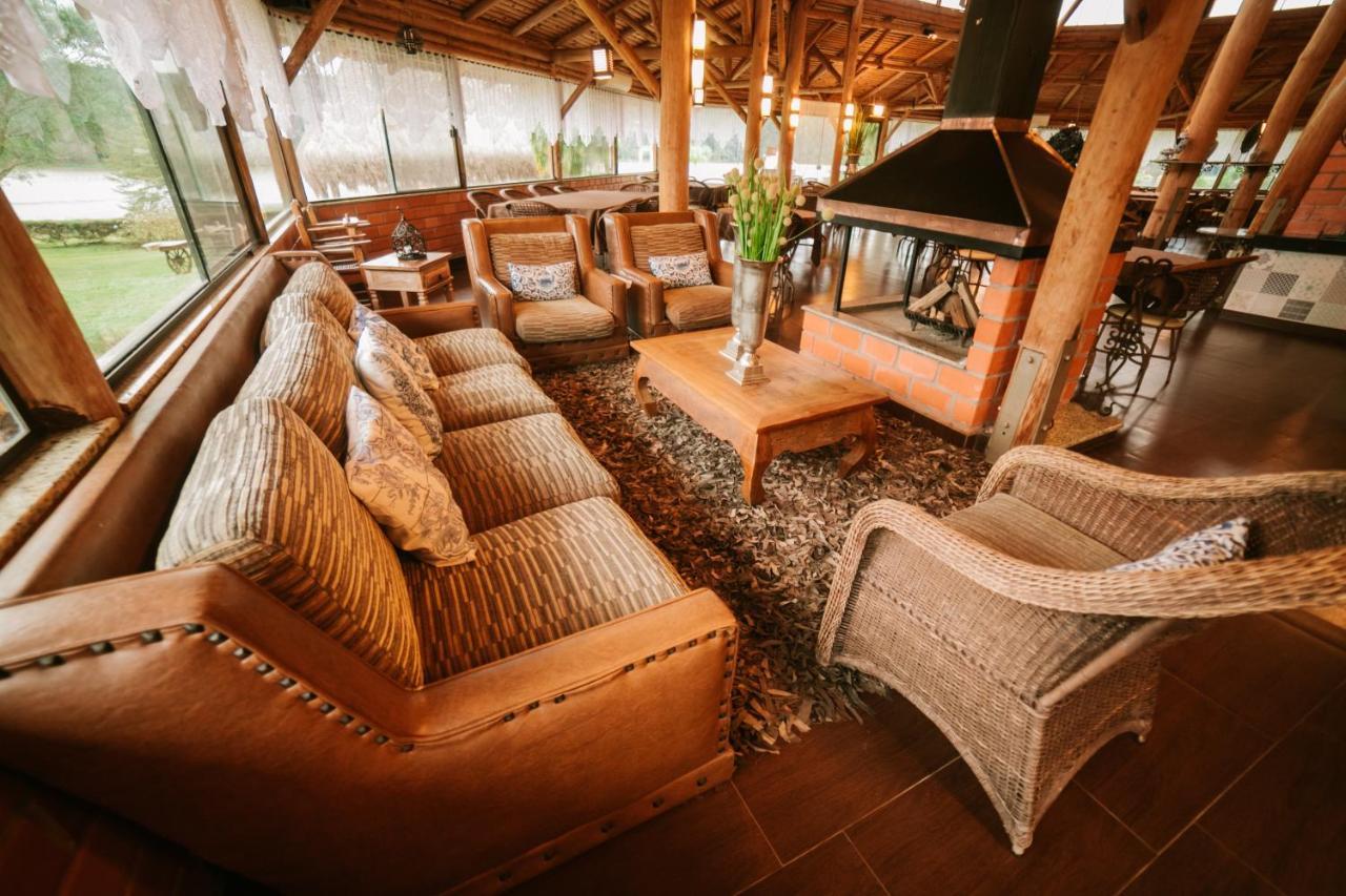 Vira Charme Resort Fernandes Pinheiro Exteriör bild
